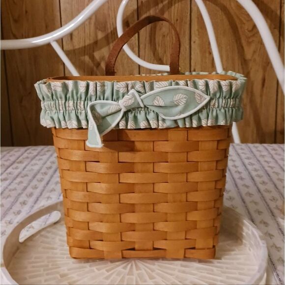 1996 Longaberger Tall Key Basket with Green Leaf Patterned Garter - Picture 11 of 14